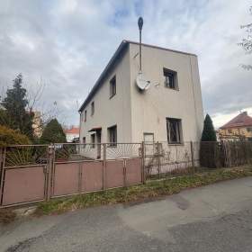 Prodej RD o dispozici 5+1 na pozemku 517m2 v Horšovském Týně okr. Domažlice / 19289684