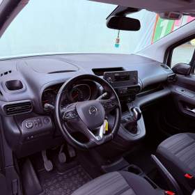 Foto inzerátu Opel Combo 1.5 CDTi Enjoy, ČR, 1.Maj