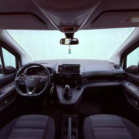 Foto inzerátu Opel Combo 1.5 CDTi Enjoy, ČR, 1.Maj