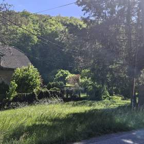 Foto inzerátu Prodej stavebního pozemku 1394 m² Srbsko u Karlštejna, okr. Beroun