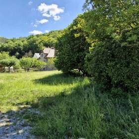 Foto inzerátu Prodej stavebního pozemku 1394 m² Srbsko u Karlštejna, okr. Beroun