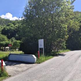 Foto inzerátu Prodej stavebního pozemku 1394 m² Srbsko u Karlštejna, okr. Beroun