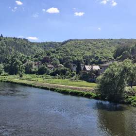 Foto inzerátu Prodej stavebního pozemku 1394 m² Srbsko u Karlštejna, okr. Beroun