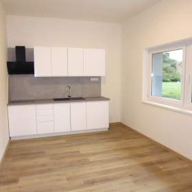 Prodej bytu 2+kk, 39,5 m2/Z/P, 1. NP, v nově zrekonstruovaném bytovém domě, Slapy, Praha- západ / 19406101