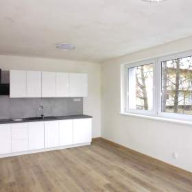 Prodej bytu 2+kk, 44,1 m2/B/P, 2. NP, v nově zrekonstruovaném bytovém domě, Slapy, Praha- západ / 19406104