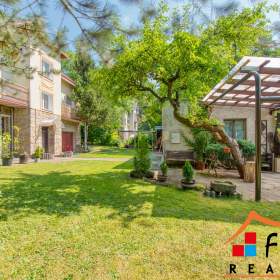 Foto inzerátu Prodej vily (241 m²) s výjimečným pozemkem (3528 m²), Čeladná II