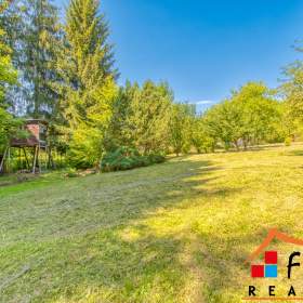 Foto inzerátu Prodej vily (241 m²) s výjimečným pozemkem (3528 m²), Čeladná II