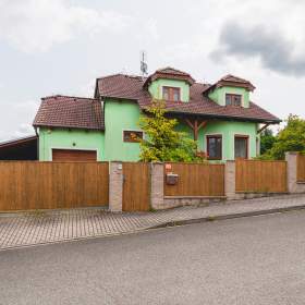 Prodej RD 6+KK/G na pozemku 933m2 v obci Zbiroh okr. Rokycany / 19480206