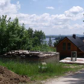 Prodej stavebního pozemku celkem 250 m2, základová deska Horní Planá -  Jenišov / 19481434