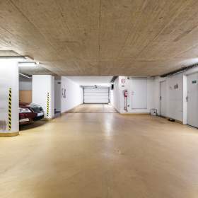 Foto inzerátu Prodej garážového stání 13 m2 + úložný prostor, OV,  Praha 6 - Břevnov, ul. Nad Motolskou nemocnicí