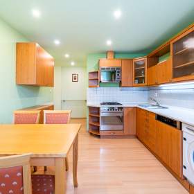 Prodej bytu 2+1, 56 m2 + 9 m2 sklad, ul. Dvouletky, Praha 10 -  Strašnice / 19530720