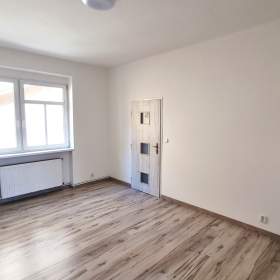 Prodej kancelářské jednotky 2+kk/L, 42 m², OV, Kladno -  Kročehlavy / 19551631