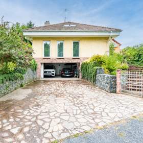 Prodej rodinného domu 6+kk 333 m2, pozemek 600 m2, Podolanka, Praha - východ / 19567793