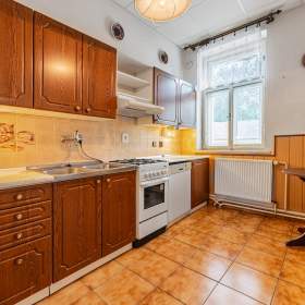 Foto inzerátu Prodej objekt se dvěma BJ 5+kk a 2+1/T/G, nebytovým prostorem na Masarykově náměstí v Protivíně