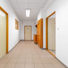 Foto inzerátu Prodej objekt se dvěma BJ 5+kk a 2+1/T/G, nebytovým prostorem na Masarykově náměstí v Protivíně