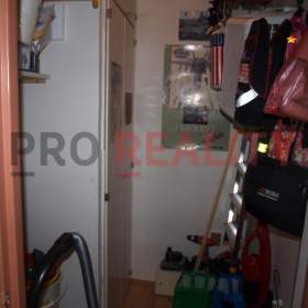 Foto inzerátu  2+1 v Kopřivnici na I. Šustaly se dvěma zasklenými lodžiemi a po kompletní rekonstrukci.