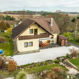 Fotka k inzerátu Prodej RD 5+1/B/G na pozemku 1218 m2 v Dubí Hoře. / 19444891