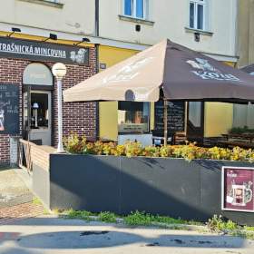 Pronájem restaurace Strašnická mincovna 242 m², ul. U Hráze, Praha 10 / 19600237