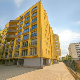 Prodej bytu 3+kk/B/T, 95 m2, OV, ul. Na Harfě, Praha 9 - Vysočany / 19602884