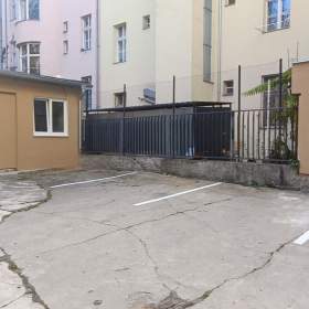 Foto inzerátu Prodej parkovacího stání 13 m2 a sklepní kóje 1 m2, Praha 3 - Žižkov, ul. Husitská