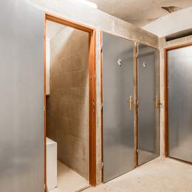 Foto inzerátu Prodej parkovacího stání 13 m2 a sklepní kóje 1 m2, Praha 3 - Žižkov, ul. Husitská