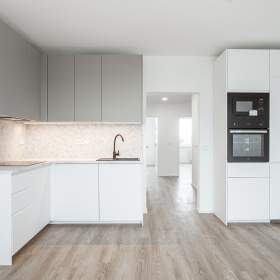 Prodej bytu 3+1/L, 81 m2, OV, ul. Urbánkova, Modřany, Praha 12 / 19630079