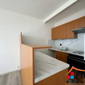 Foto inzerátu Prodej bytu 1+kk se zasklenou lodžií, dr.vl., 31 m², Orlová - Lutyně, ul. Osvobození