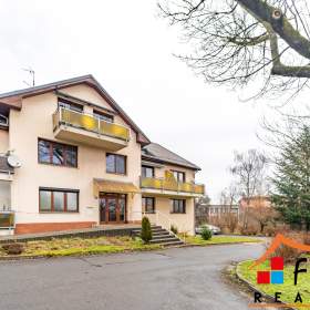 Pronájem prostorného bytu 3+1 s balkónem (85,5m²) a vlastní garáží (22 m²), os. vl., Ostrava- Michál / 19669998