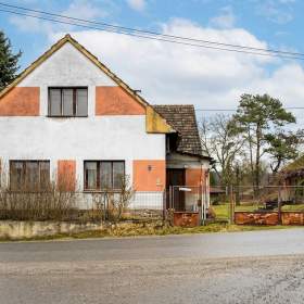 Prodej RD/zemědělské usedlosti k rekonstrukci, pozemek 1298 m2, Neveklov- Bělice, okr. Benešov / 19778502