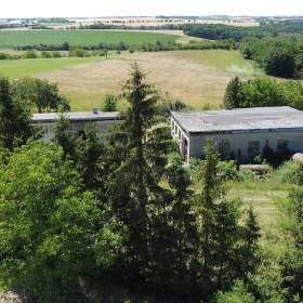 Foto inzerátu Prodej RD 80 m², zemědělská budova 220 m², pozemek 2600 m², Svrkyně, okr. Praha-západ.