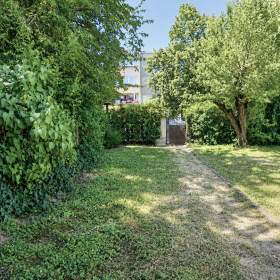 Foto inzerátu Prodej RD se zahradou, užitná plocha 58 m2/terasa/sklep, pozemek 215 m2, Praha 9 - Prosek, Měšická