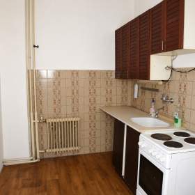 Foto inzerátu Prodej RD se zahradou, užitná plocha 58 m2/terasa/sklep, pozemek 215 m2, Praha 9 - Prosek, Měšická