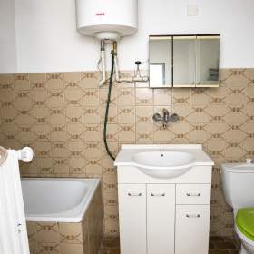 Foto inzerátu Prodej RD se zahradou, užitná plocha 58 m2/terasa/sklep, pozemek 215 m2, Praha 9 - Prosek, Měšická