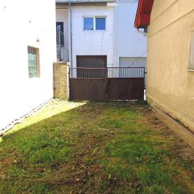 Foto inzerátu Prodej RD se zahradou, užitná plocha 58 m2/terasa/sklep, pozemek 215 m2, Praha 9 - Prosek, Měšická