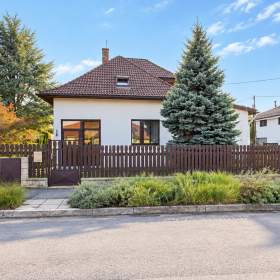 Prodej rodinného domu 6+kk/2G 206 m2, pozemek 585 m2, Úvaly, okr. Praha - Východ / 19926193
