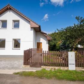 Foto inzerátu Prodej RD 5+kk 160 m2, pozemek 359 m2, Popovice, okr. Benešov.