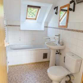 Foto inzerátu Prodej RD 7+KK / B / G 270 m², pozemek 1180 m², Mukařov-Žernovka, okr. Praha - východ