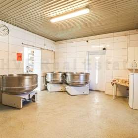 Foto inzerátu Prodej, komerční – pekárna 642 m2, pozemek 588 m2, OV Mariánské Hory
