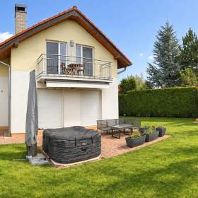 Pronájem rodinného domu 6+kk 190 m2, zahrada 500 m2, Újezd nad Lesy / 19946872