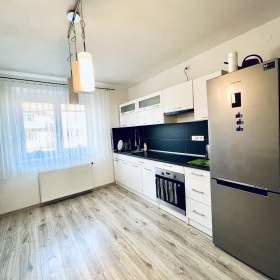 Pronájem částečně zařízeného bytu 2+1/52 m2 na ul. Gorochovova, Ostrava -  Zábřeh / 19955645