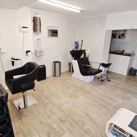 Fotka k inzerátu Pronájem kadeřnického salonu 32 m², terasa 15 m², ul. U Cikánky, Praha 13 -  Stodůlky / 19499269