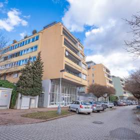 Prodej garsonky 1kk 35 m2 + předzahrádka 48 m2, OV, Praha 8 - Troja, ul. Vřesová / 19960781