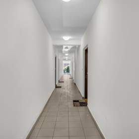 Foto inzerátu Prodej bytu 1+kk 35 m2 + předzahrádka 48 m2, OV, Praha 8 - Troja, ul. Vřesová