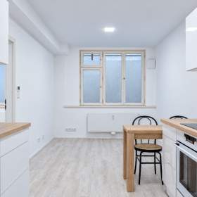 Foto inzerátu Prodej ateliéru 2+kk, 42 m², DV, Praha 8 – Karlín, ul. Sokolovská