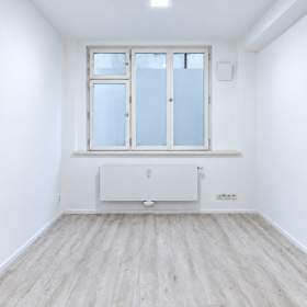 Foto inzerátu Prodej bytu 2+kk, 42 m², DV, Praha 8 – Karlín, ul. Sokolovská