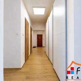 Foto inzerátu Prodej bytu 3+1 s lodžií, 74m², Ostrava - Hrabůvka