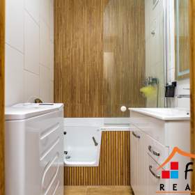 Foto inzerátu Prodej bytu 3+1 s lodžií, 74m², Ostrava - Hrabůvka