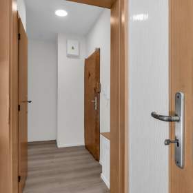 Foto inzerátu Prodej bytu 2+kk 35 m2 + předzahrádka 48 m2, OV, Praha 8 - Troja, ul. Vřesová