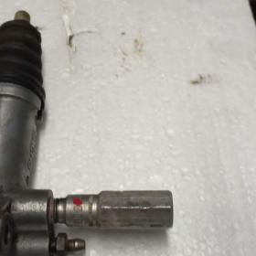 Pomocný spojkový válec Audi A4 B5 2,6 Quatro110kw V6 94- 99 / 15362886