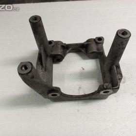 Držák servočerpadla Audi A4 B5 2,6 110kw quatro 94- 99 / 15418133